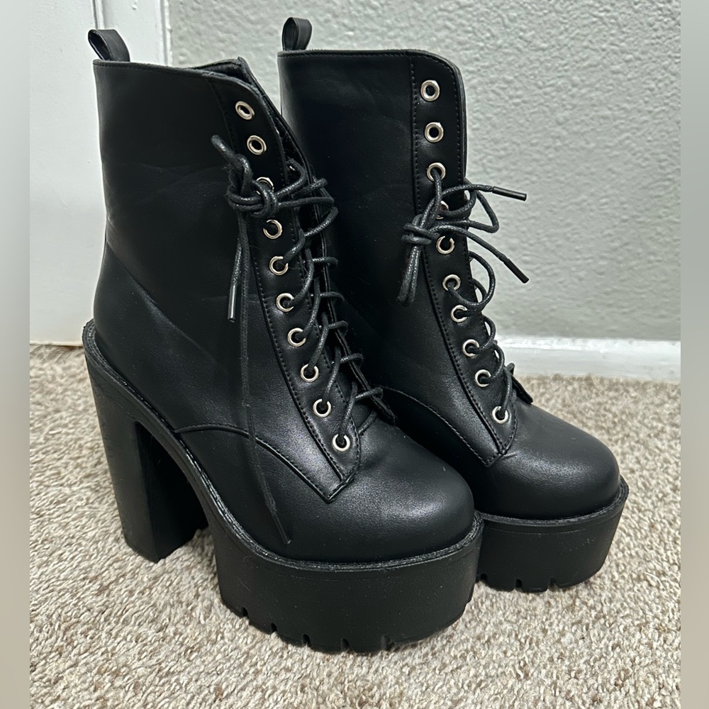 SHEIN Size 6 Platform Heeled Boot